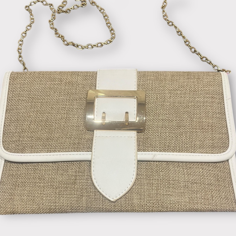 NWT. Woven Tan and White Clutch Bag with Gold Chain Strap and Buckle